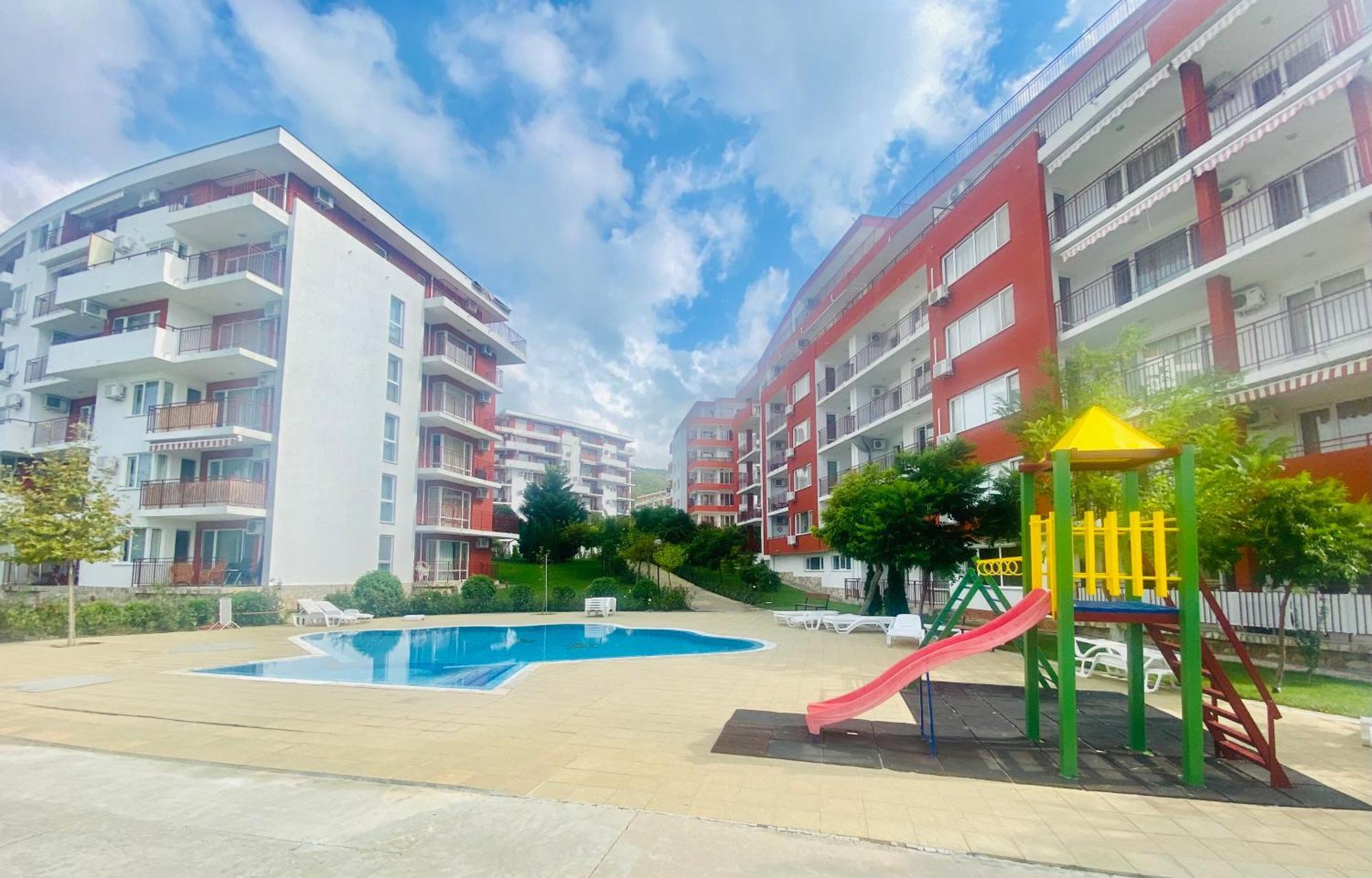 Apartment In Święty Włas Zewnętrze zdjęcie